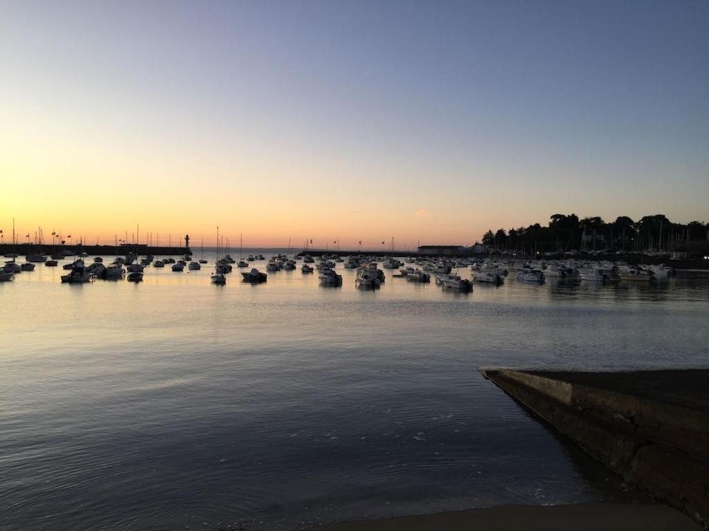 Spacieuse Maison Typique Pour 10 Personnes Vue Mer Plage A 10 Minutes A Pied- Ideale Pour Des Vacances Ou Un Weekend En Famille Ou Entre Amis Étables Exterior foto